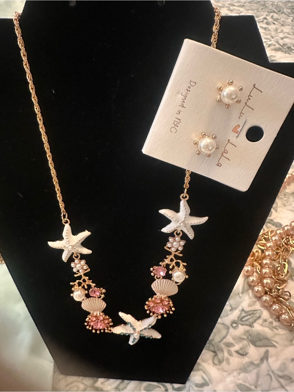 Xhilaration Gold-Tone White & Pink Coastal Starfish Necklace Set - Picture 5 of 6